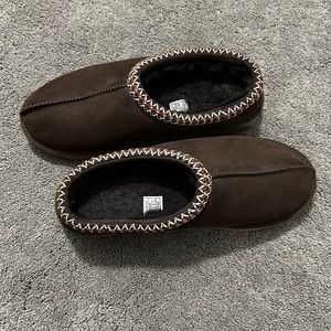 UGG 🤎  Men’s Tasman UGG slippers, chocolate brown.  NEW